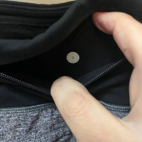 Lululemon Speed Short Gray and black- Size 8 - Picture 4 of 4